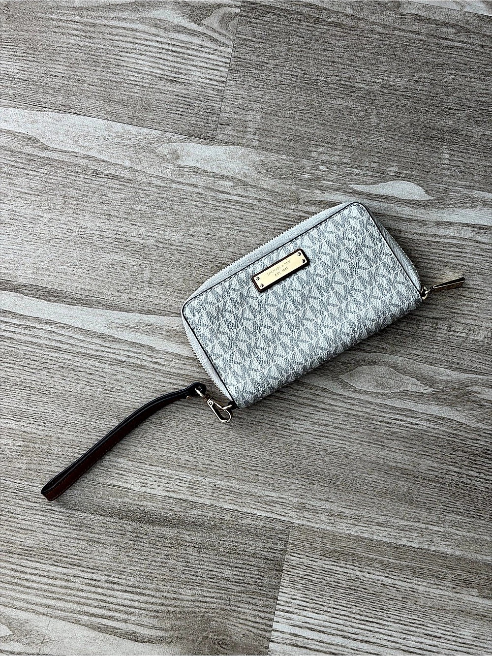 Michael Kors Jet Set Travel Large Flat Multifunction Phone Case Wristlet Phone